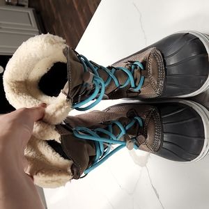 NWT Cat and Jack winter boots size 1